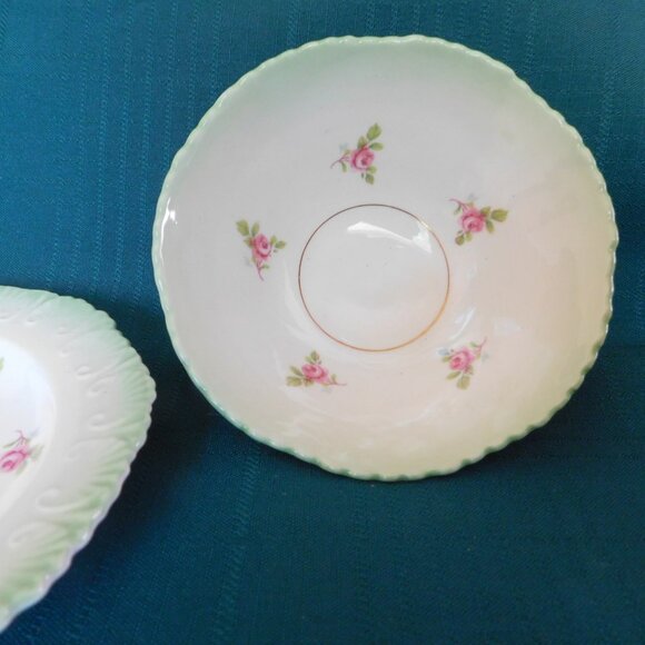 Royal Stafford small pink roses embossed green band bowl with underplate NMC - Picture 3 of 6